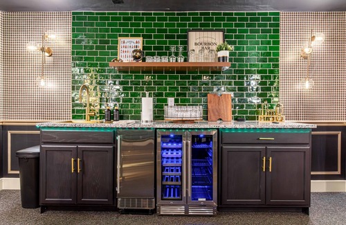 Bardstown House | Lux Lodge~3 Mi to Bardstown~SpkEZ~Hot Tub~Game Rm