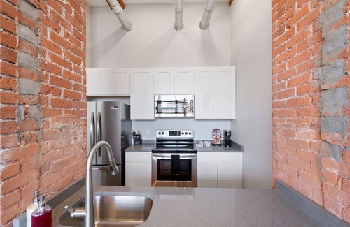 Federal Hill Apartment | Lux Loft Near Hospital, Schools, Restaurants | 1bd | Garage