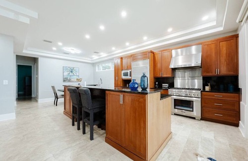 Madeira Beach Apartment | Lux Maderia Beachfront Home