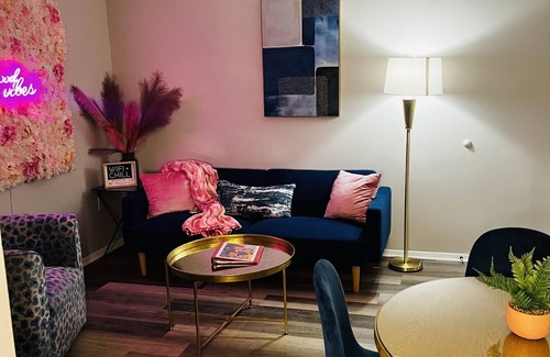 Fondren Condo | Lux Modern Condo