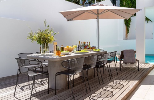 Camps Bay Villa | Lux New Villa - Stunning Ocean & Mountain Views & Power Back-Up