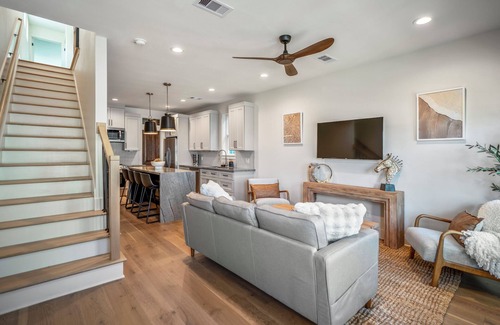 Galveston House | Lux Ocean Escape: Walk to Beach, Backyard Oasis, King Bed, Bunks & Hot Tub!