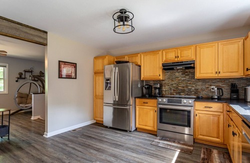 East Stroudsburg House | LUX Pocono | Hot Tub | Games | Pets | Fire Pit
