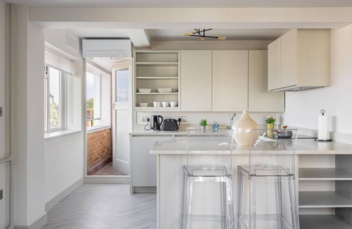 St. Johns Wood Apartment | Lux Regents Park 2 bed 2 bath penthouse with AC