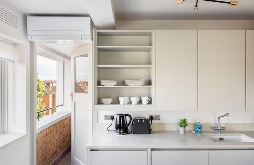 St. Johns Wood Apartment | Lux Regents Park 2 bed 2 bath penthouse with AC