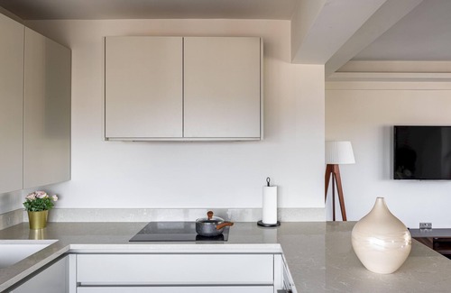 St. Johns Wood Apartment | Lux Regents Park 2 bed 2 bath penthouse with AC