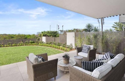 Magenta Shores House | Lux Shack at Magenta Shores