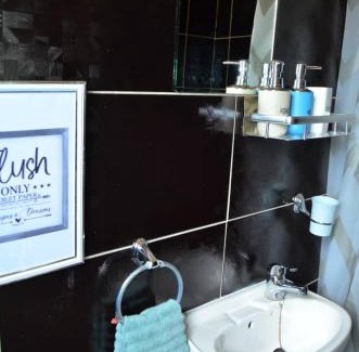 Kasane House | Lux-sit Guesthouse