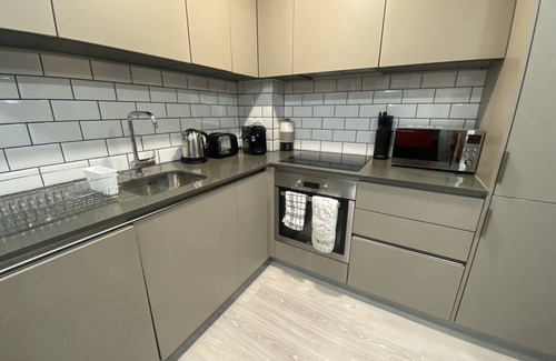 Bedford Apartment | Lux Stay For Weekday Workers & Weekend Explorers