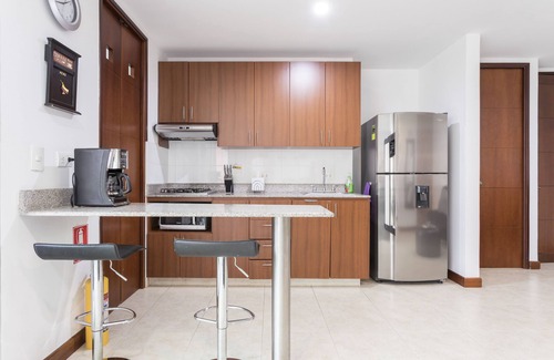 Las Lomas I Apartment | LUX STUDIO GUEST PERMITTED BLUX BEST LOCATION POBLADO, KING BED, LARGE BALCONY