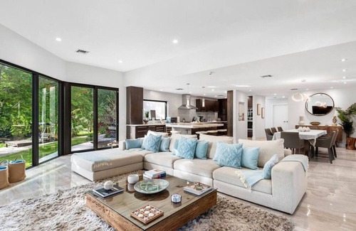 Birch Park Finger Streets Villa | Lux Villa with pool on the water w Beach Access