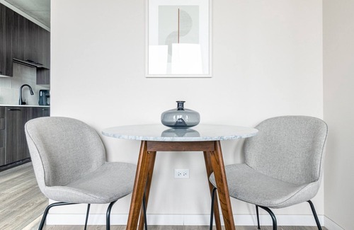 West Loop Apartment | Lux West Loop Studio w/Pool, Gym, nr. Restaurant Row, by Blueground