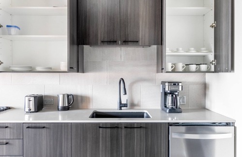 West Loop Apartment | Lux West Loop Studio w/Pool, Gym, nr. Restaurant Row, by Blueground