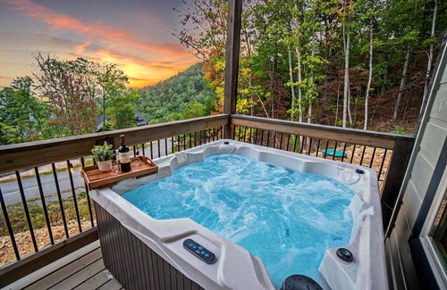 Sevierville Cabin | LuxCabin with Stunning Views 🍂 Indoor Heated Pool