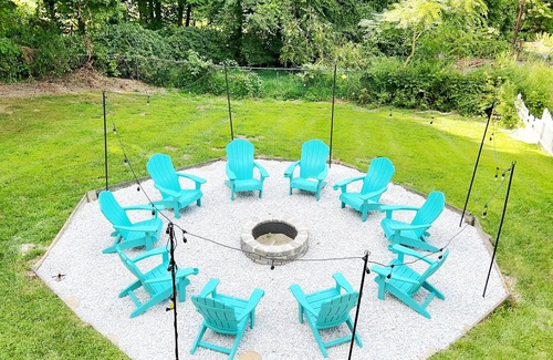 Vernon Cottage | Luxe 10 guest Cottage Ski/Golf/Fire pit/Lakes/Hike