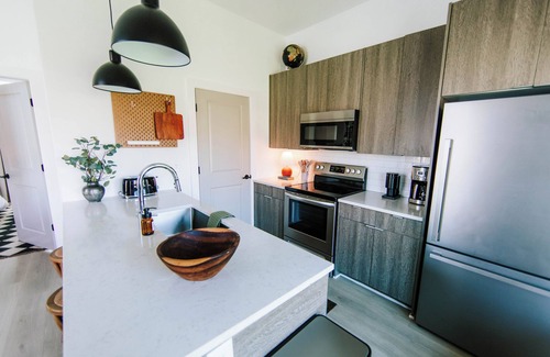 Athens Apartment | Luxe 1BR Home Base by MHM Luxury Properties