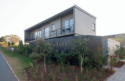 Salt Rock Apartment | Luxe 2-Bed Apartment in Zululami Estate, Ballitonn