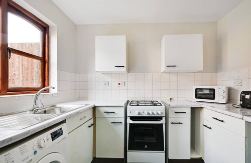 Bromley South House | Luxe 2 bed house in London - Free parking