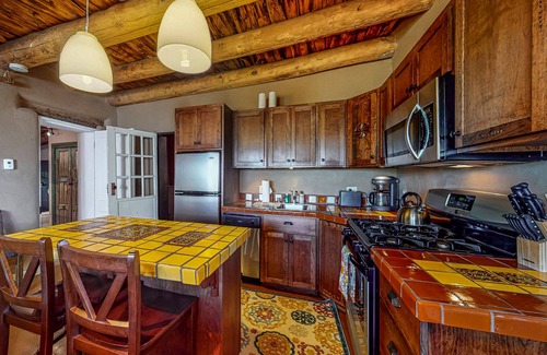 Taos House | Luxe 2-Unit Hideaway: Suite & Casita w/Full Kitchens - Walk to Dining, Dogs OK