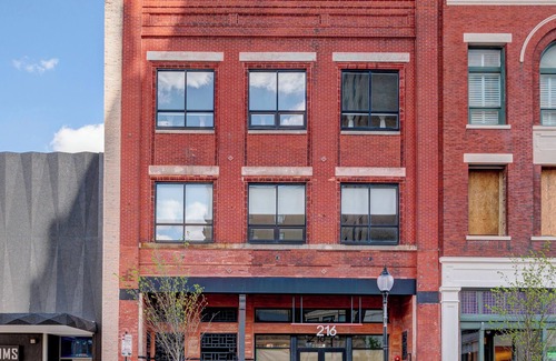 Wilmington Historic District Apartment | Luxe 220, Unit 4 - Penthouse with Spa Bath & Jacuzzi Tub