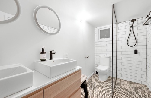 New Farm Apartment | Luxe 2BR Apartment in the Heart of New Farm – Lifestyle, CBD & Attractions