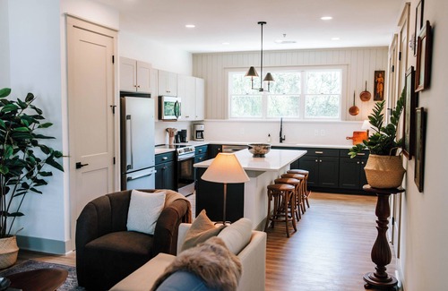 Athens Apartment | Luxe 2BR Game Day Retreat by MHM Luxury Properties
