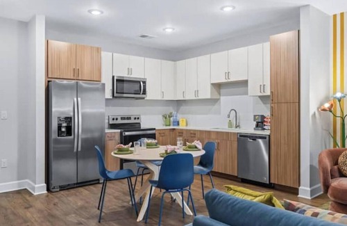 Sobro Apartment | Luxe 2BR w/Glam Station & Karaoke – Sleeps 8