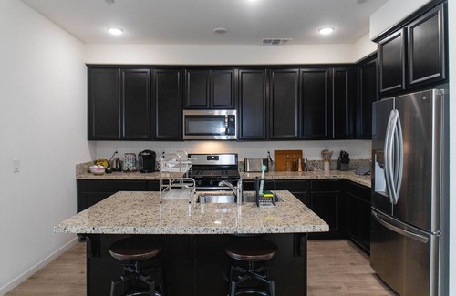 North Natomas House | Luxe 3B2B Townhouse in upscale Natomas