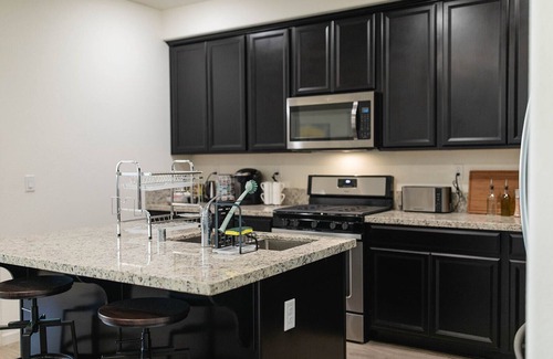 North Natomas House | Luxe 3B2B Townhouse in upscale Natomas