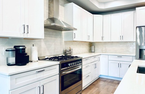 Northeast Condo | Luxe 3BDR Penthouse Rooftop TV+Capitol+Monument Views+Parking Free Cancellation