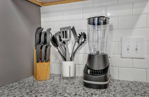 Hayes Apartment | Luxe 3BR Suite Mins to Downtown Durham