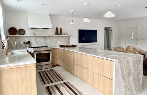 Ringling Park House | LUXE 4 BED SALTWATER POOL