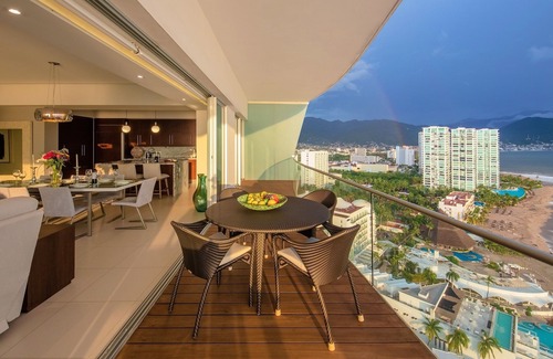 North Hotel Zone Condo | LUXE 4000 sqft|On The Beach|Wraparound Deck|Views