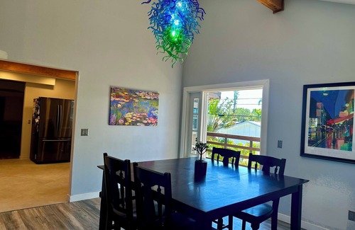 Shore Acres House | Luxe 4BR 2.5B Treetop Beach Escape Sleeps 10 Near #1 Beaches & Downtown St. Pete