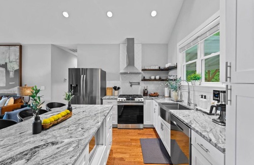 Swannanoa Apartment | Luxe 5 mi. to Asheville HotTub FirePit Epic Mountain Views