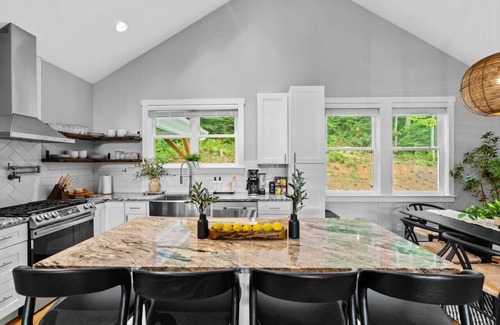 Swannanoa Apartment | Luxe 5 mi. to Asheville HotTub FirePit Epic Mountain Views