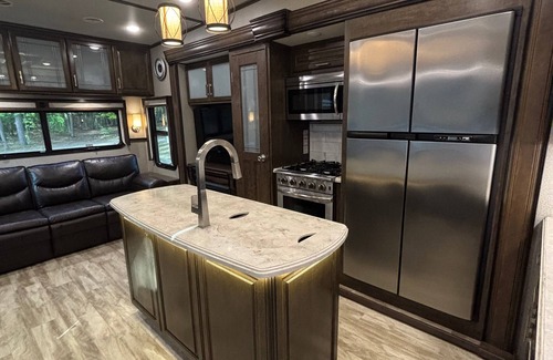 Higgins Lake House | Luxe All-Season Solitude 5th Wheel at Northern Nights Campground, Higgins Lake