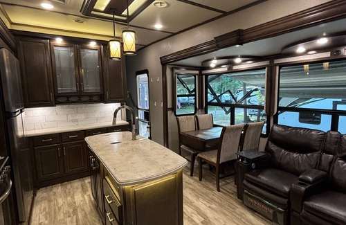 Higgins Lake House | Luxe All-Season Solitude 5th Wheel at Northern Nights Campground, Higgins Lake