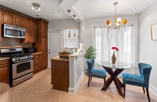 Queens House | Luxe and Relaxation Living
