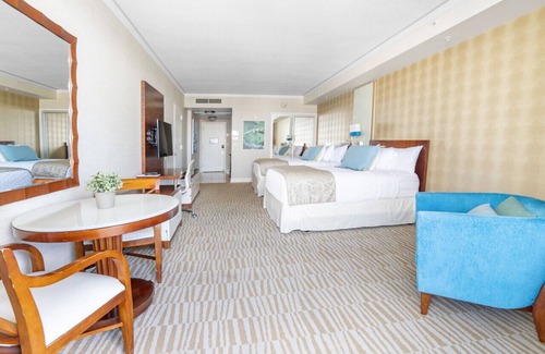 Sunny Isles Beach Hotel | Luxe Beachfront Resort, Top Location & Amenities