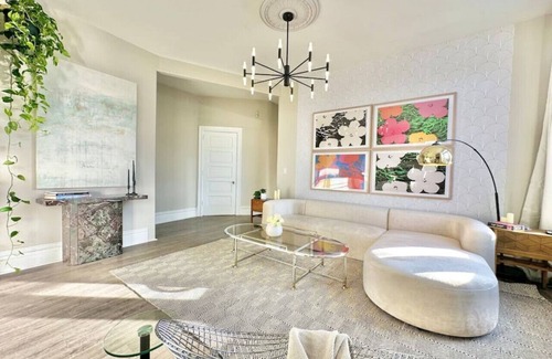 Bloomfield Apartment | Luxe Bloomfield Apt | Free Parking | UPMC/Pitt/CMU