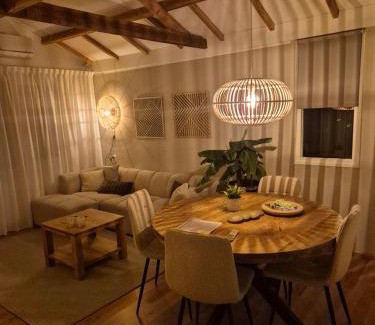 Municipality of Ermelo Apartment | Luxe Boshuisje met Privé Wellness & Jacuzzi op de Veluwe