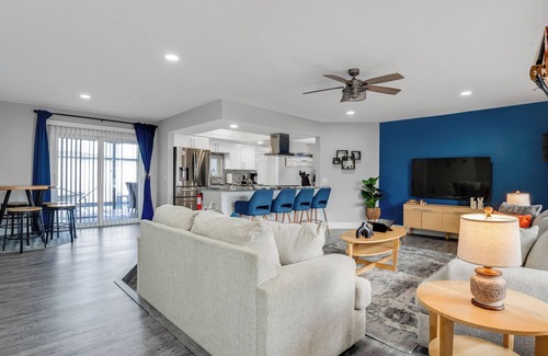 Lauderdale Lakes House | Luxe by Jenn 3BR Retreat w/Heated Pool