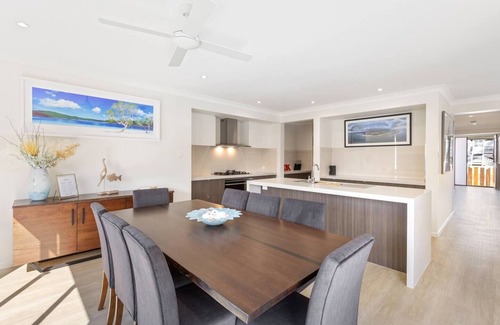 Urangan House | Luxe By The Marina Hamptons Chic at Hervey Bay
