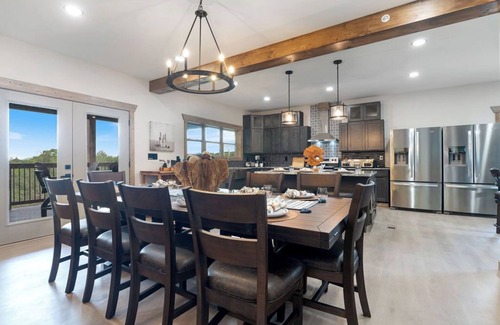 Gatlinburg - Pigeon Forge Cabin | Luxe Cabin in Great Location Sleeps 20 Indoor Pool + Hot Tub + Sauna + Views