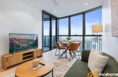 Brisbane Central Business District Apartment | Luxe City Escape at QWR Pool Casino River Views