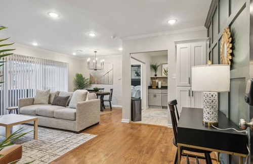 Hampton Apartment | Luxe,comfy apartment for traveling employees (1/1)