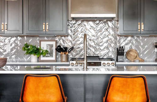 The Gulch House | LUXE-Cowboy Country-Private Rooftop with Hot Tub!