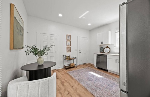 Downtown Columbus Apartment | Luxe & Cozy 3BR Oasis | Ideal for Groups