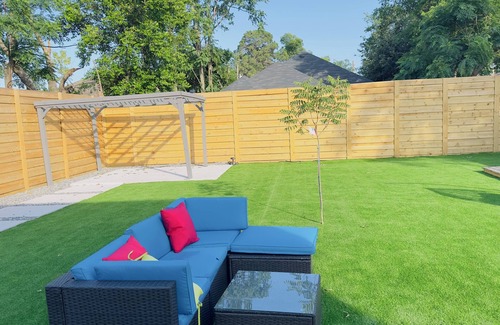 South Dallas - Fair Park House | Luxe Cozy guesthouse: 7mins from downtown Dallas